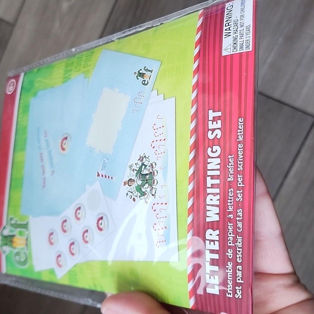 Elf Letter Writing Set - Picture 7 of 15